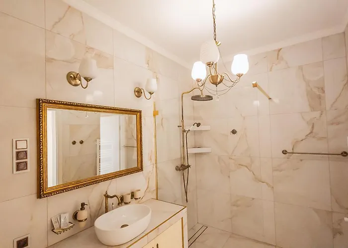 Restauracja & Goscinne Polowczyk Отель *